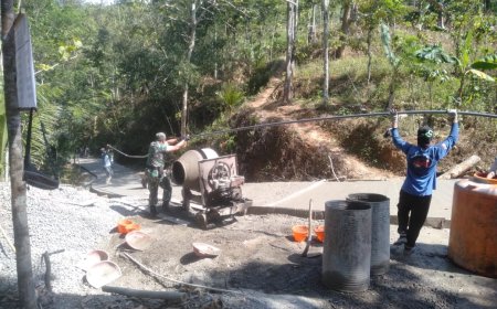 "BABINSA DUREN LAKSANAKAN KARYA BHAKTI DUKUNG PEMBANGUNAN JALAN RABAT BETON"