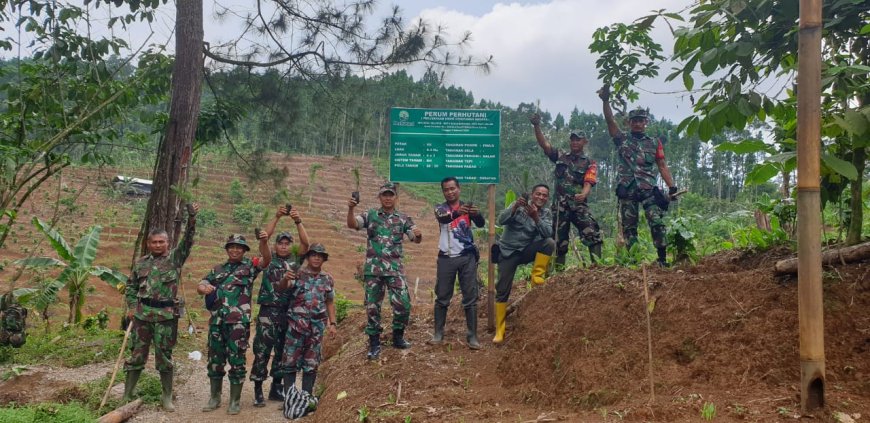 Danramil 01 Banjarnegara Bersama Warga Gelar Penghijauan di Desa Kebutuhduwur