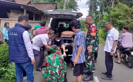 Bentuk kepedulian Babinsa dan Bhabinkamtibmas Dampingi Evakuasi Orang Dalam Gangguan Jiwa Ke Rumah Sakit
