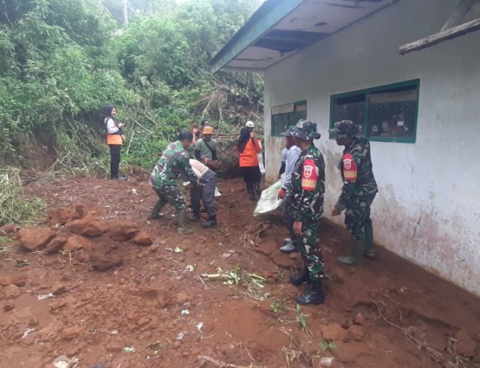 Gerak Cepat Babinsa Bantu Warga Masyarakat Binaan