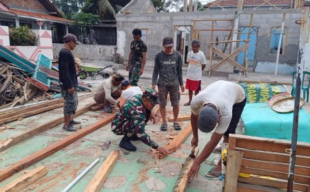 Gotong Royong TNI dan Warga Wujudkan Rumah Layak untuk Suratman