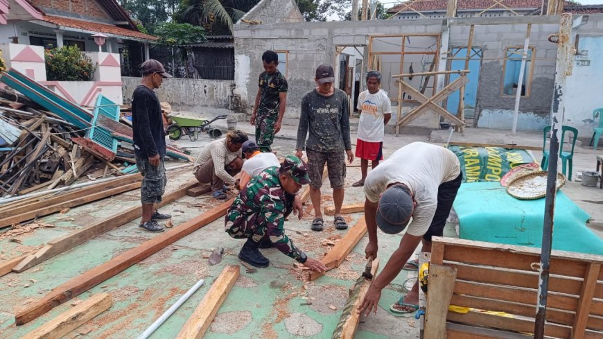 Gotong Royong TNI dan Warga Wujudkan Rumah Layak untuk Suratman