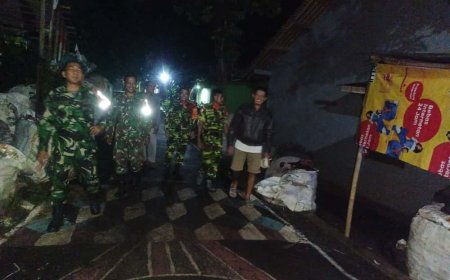 Melalui Patroli Malam Babinsa Himbau Siskamling Kepada Masyarakat