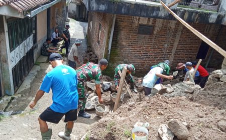 Babinsa Bersama Warga Melaksanakan Kerja Bakti Perbaikan Talut