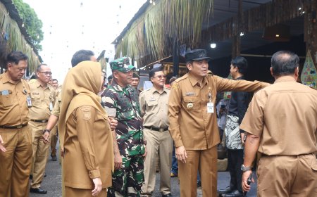 Dandim 0704 Banjarnegara Hadiri Pembukaan Pasar Rakyat 2025