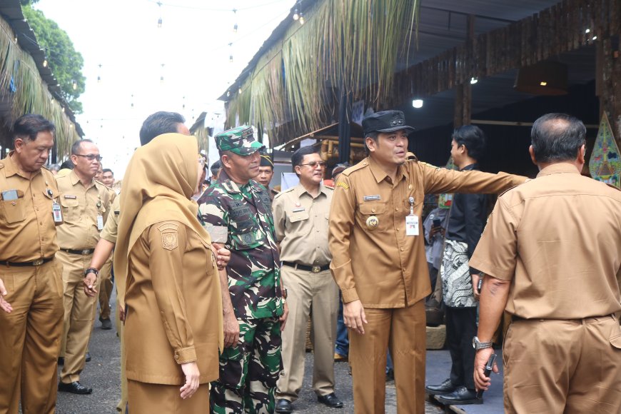 Dandim 0704 Banjarnegara Hadiri Pembukaan Pasar Rakyat 2025