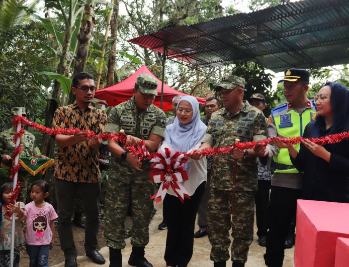 Danrem 071 Wijayakusuma Resmikan Jembatan Perintis Garuda