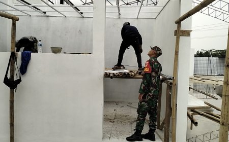 Dinding Dirapikan Keramik Dipasang KDKMP Klampok Kian Menampakkan Wujudnya